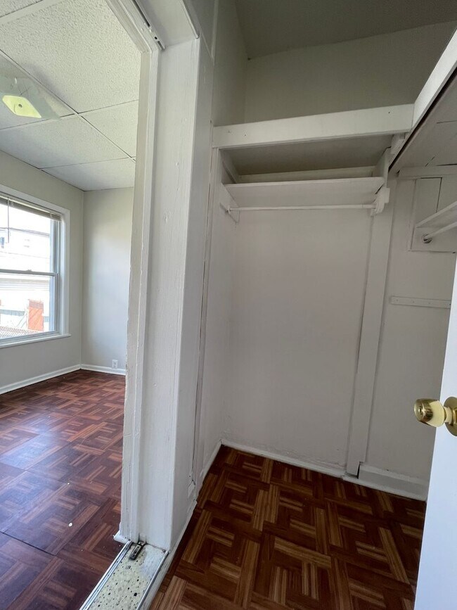 Foto del edificio - 5310 W Waveland