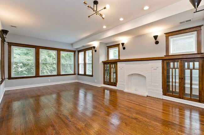 Foto del edificio - 5120 N Winchester Ave