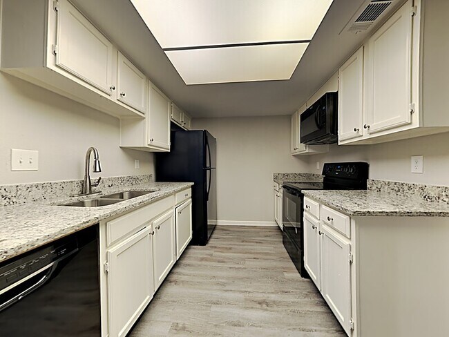 Building Photo - 25311 Mill Pond Ln