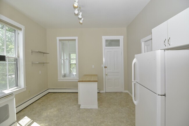 Foto del edificio - 1441 W Warner Ave