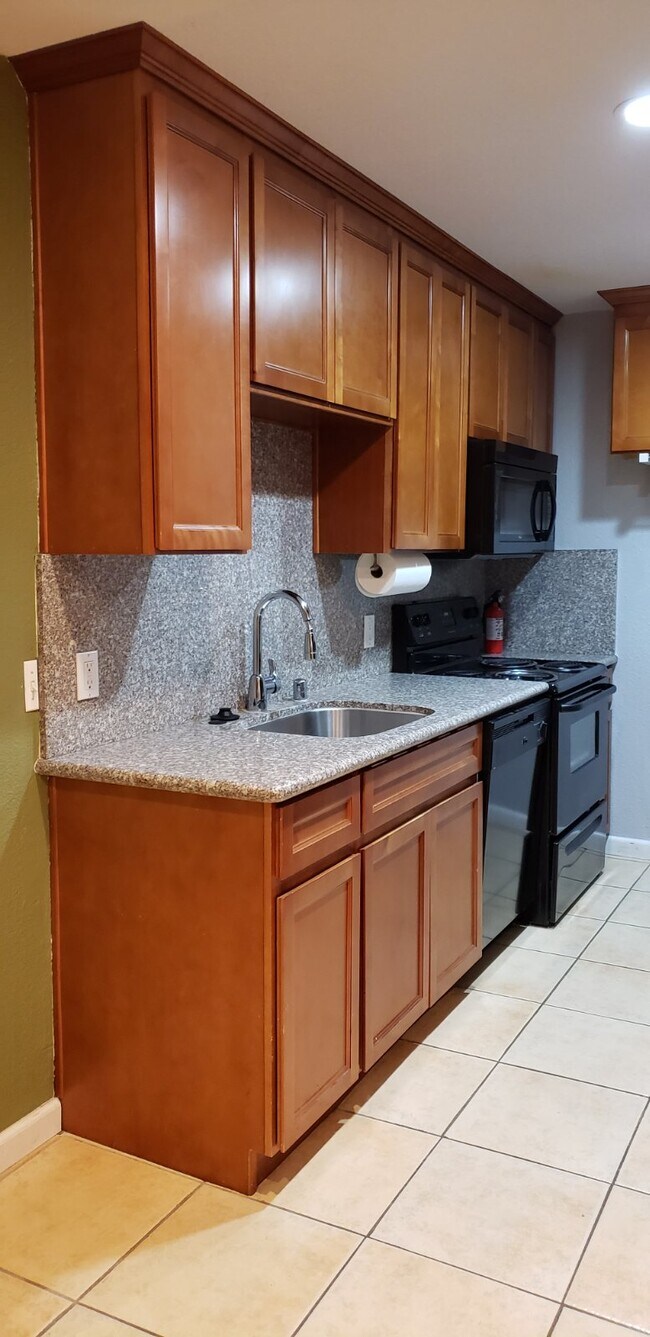 Foto del edificio - 275 Tradewinds Dr