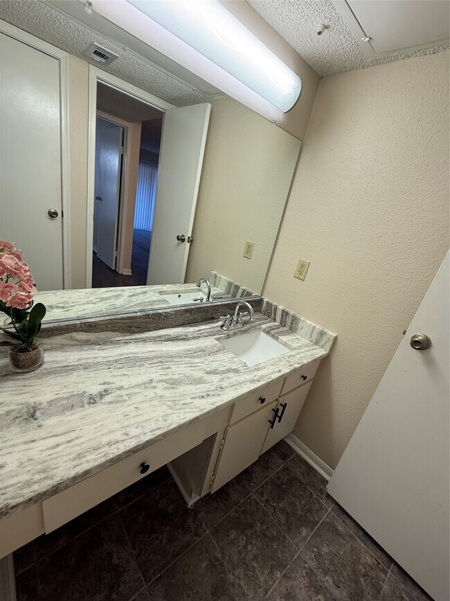 Building Photo - 2120 El Paseo St