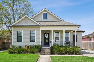 Building Photo - 5280 Warrington Dr