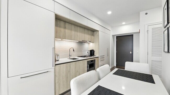 Foto del edificio - 211 N Harbor Dr