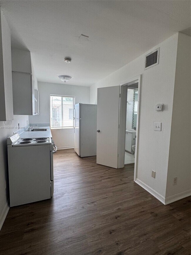 Foto del edificio - 660 NE 88th Terrace