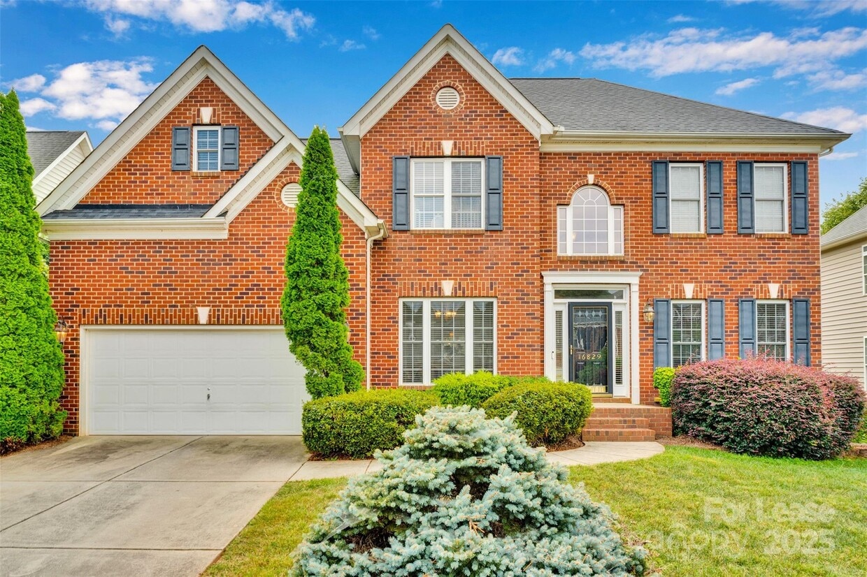 Foto principal - 16829 Hampton Trace Rd