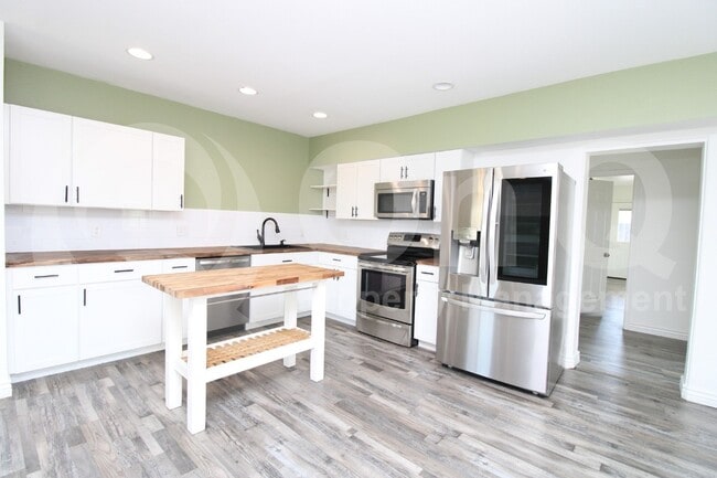 Photo - 1729 W Fairmount Ave House