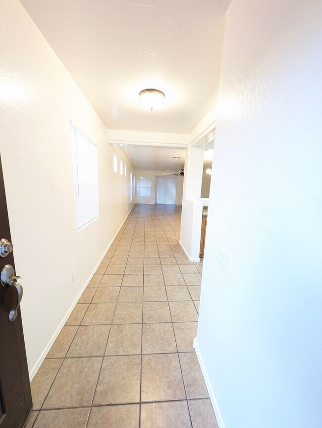 Foto del edificio - AVAILABLE NOW!!! - Roomy single story 4 bedroom home for rent in Pecan Creek!
