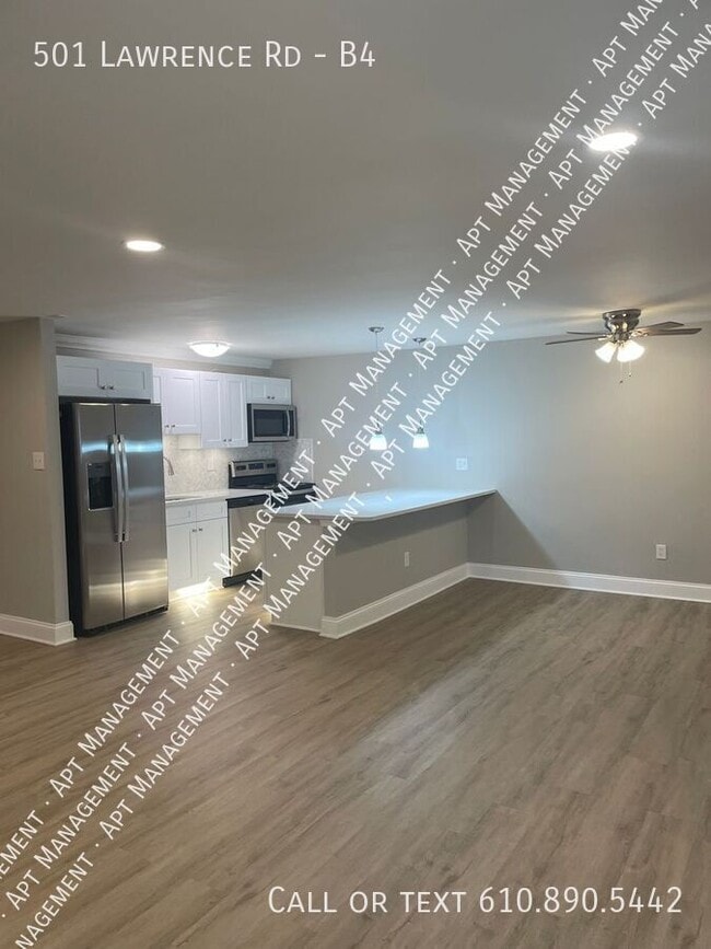 Foto del edificio - 501 Lawrence Rd