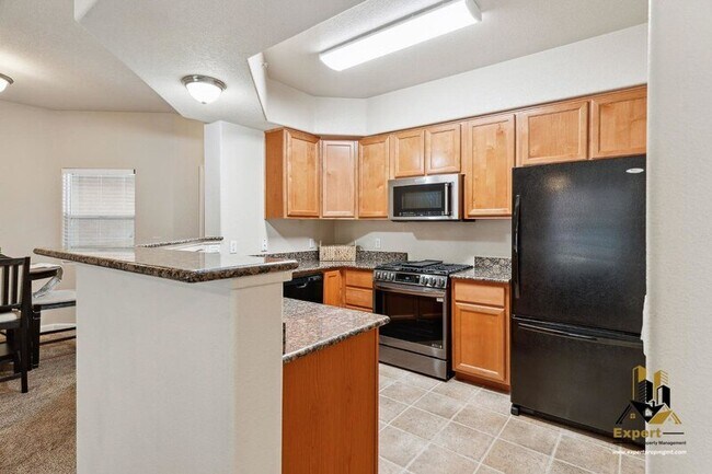 Foto del edificio - 900 Moon Cir