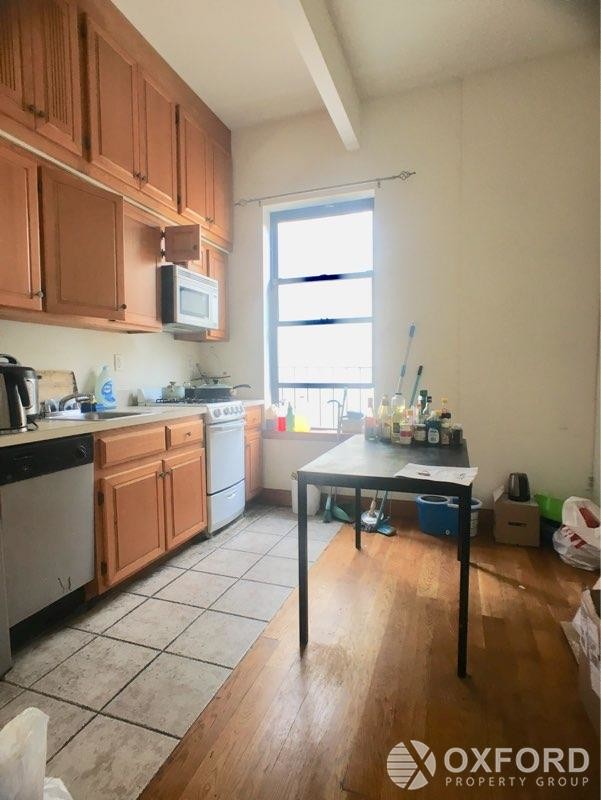 Primary Photo - 910 Columbus Avenue