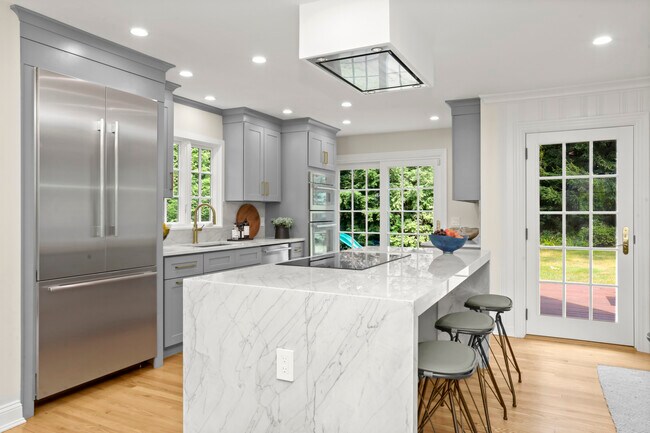 Foto del edificio - 124 Woodside Dr