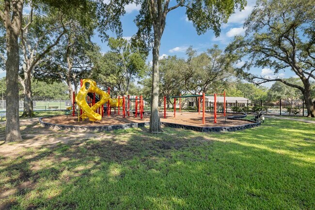Foto del edificio - 22727 Smokey Hill Dr