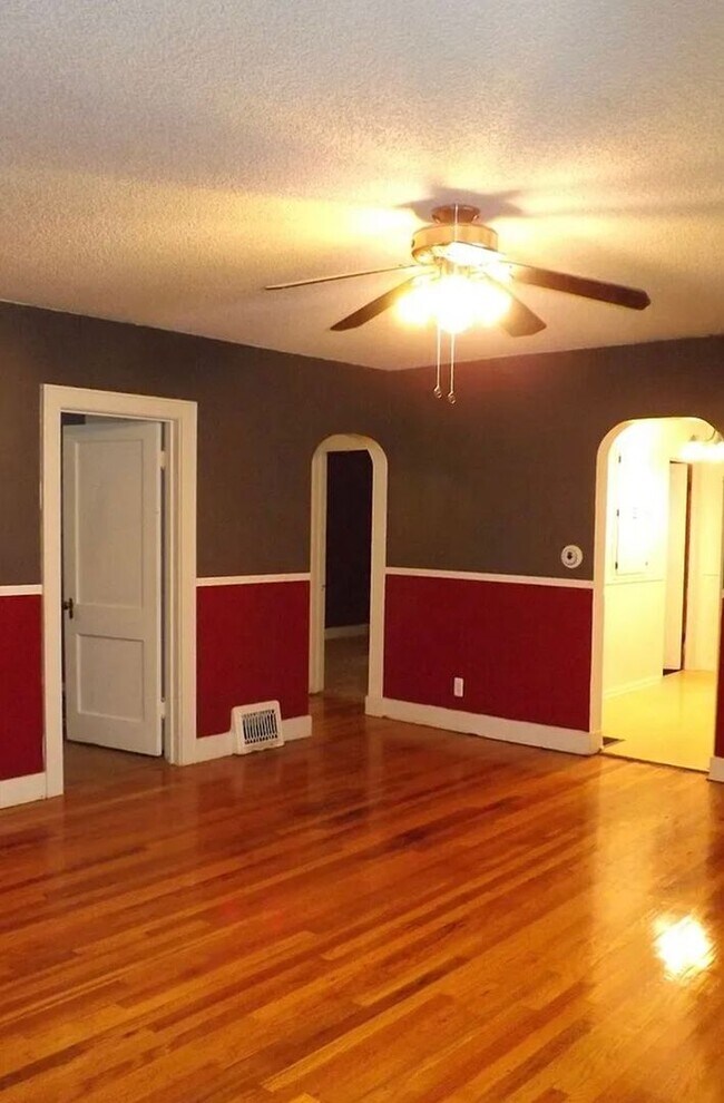 Foto del edificio - Call this home your HOME!