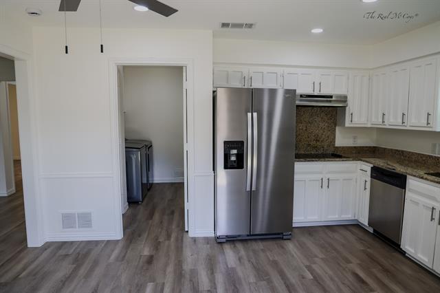 Building Photo - 2122 Teakwood Ln