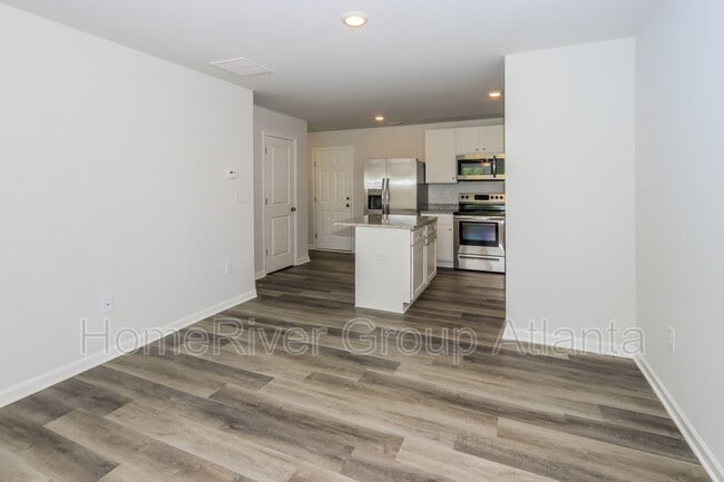 Building Photo - 120 Longleaf Dr