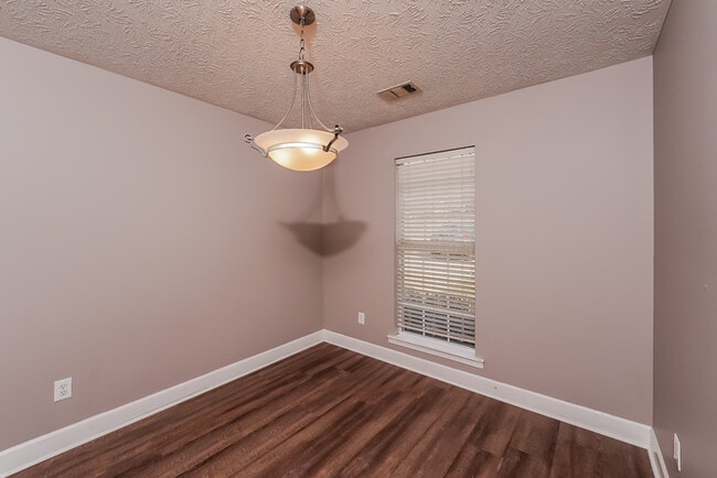 Building Photo - 4 Bedroom Home in Prattville, AL