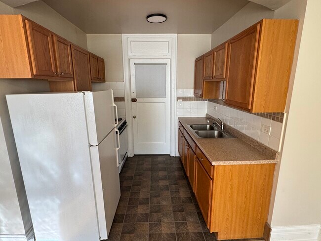 Foto del edificio - 7263-7271 S South Shore Dr