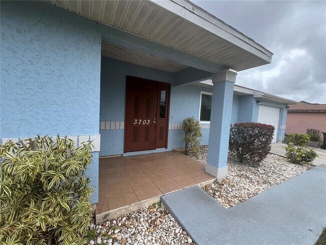 Foto del edificio - 3703 Suburban Ln