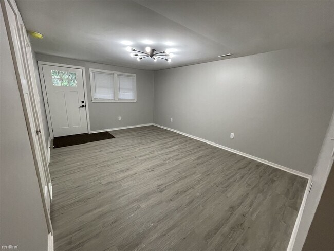 Building Photo - 3 br, 1 bath Duplex - 10636 Ruckle Street