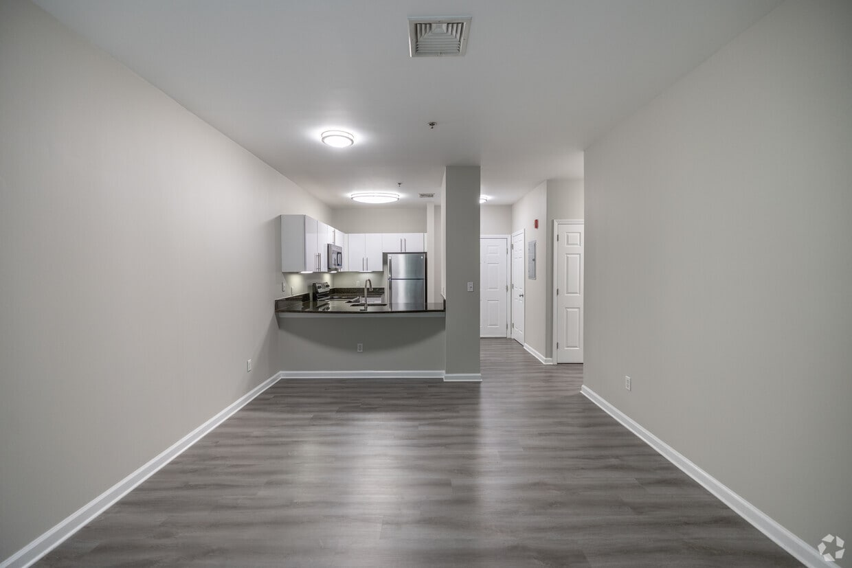 Spinnaker Station - 33 Railroad Ave Milford, CT 06460