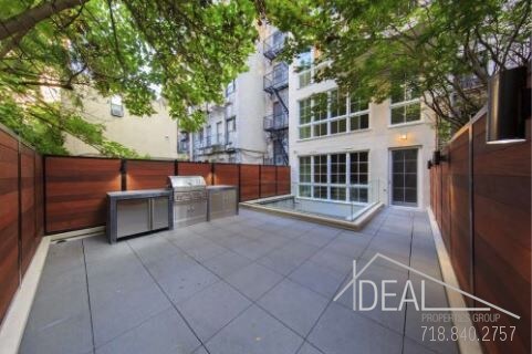 Foto del edificio - 336 E 9th St