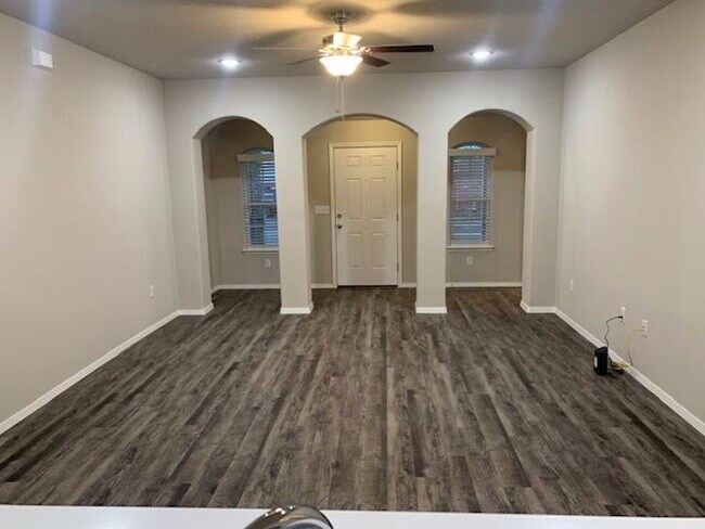 Building Photo - 4205 SW Lenox Ave