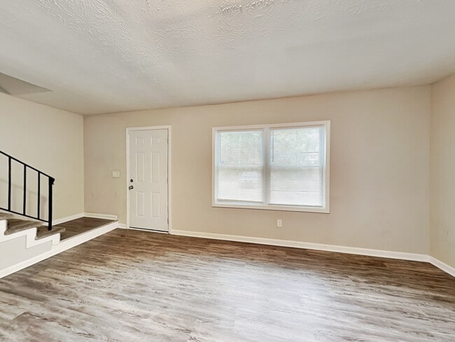 Foto del edificio - 1829 Whitehall Forest Ct SE