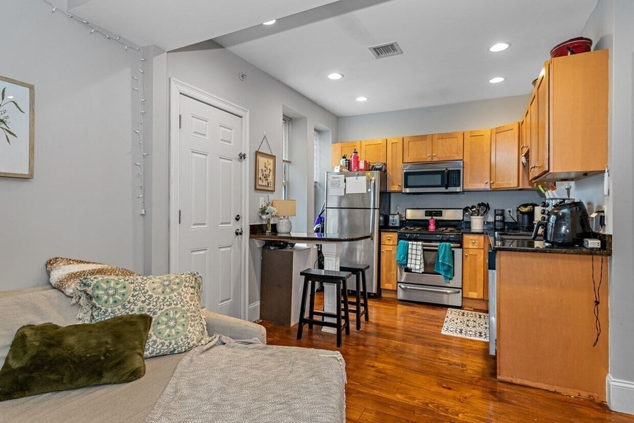 4 BED 2 BATH MISSION HILL - 4 BED 2 BATH MISSION HILL