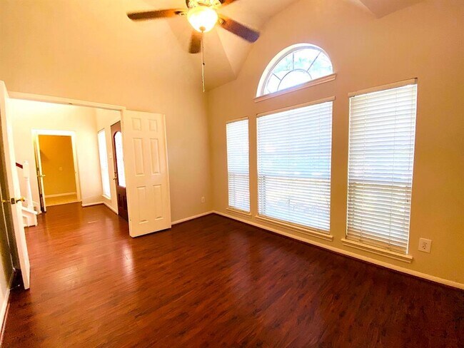 Building Photo - 3310 Baden Oaks Ct