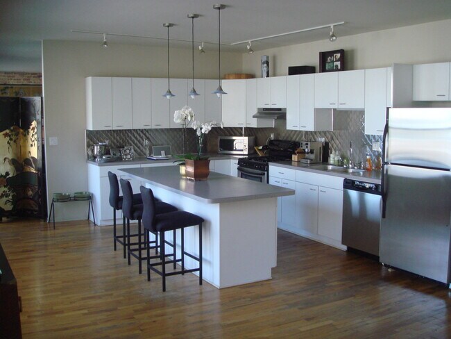 Foto del edificio - 515 N Noble St
