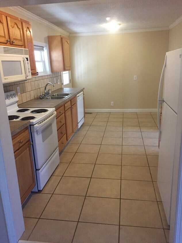 Foto principal - 83 Altoona Dr