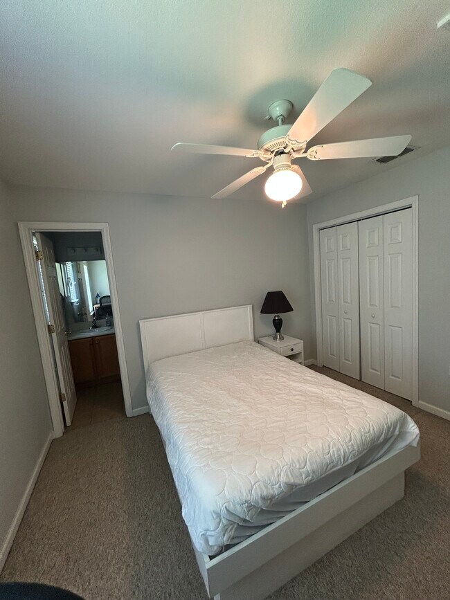 Foto del edificio - 2738 W Tharpe St