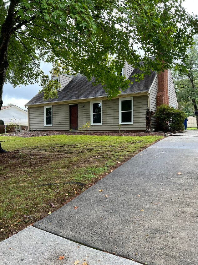 Primary Photo - 305 Cornelia Dr