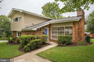 Building Photo - 8 Gruenther Ct