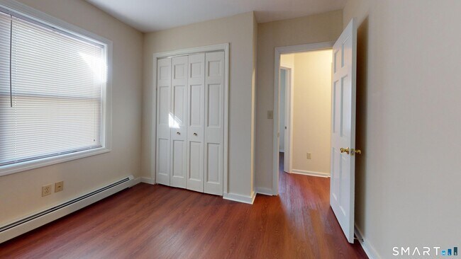 Building Photo - 37 Landin St