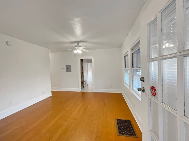 Photo - 2450 Parker St Apartment