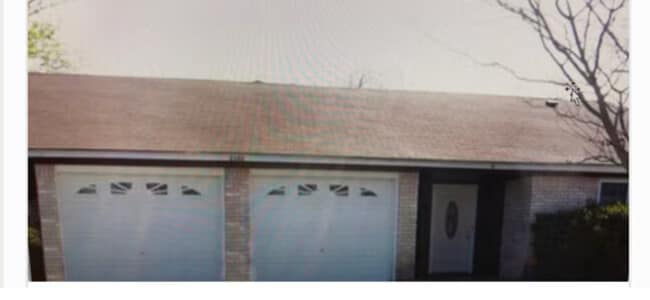Building Photo - 2102 Hinkle Ave
