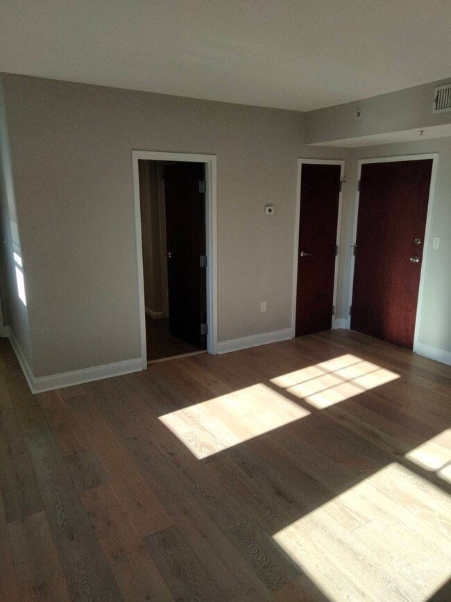 Building Photo - 52 Imlay St