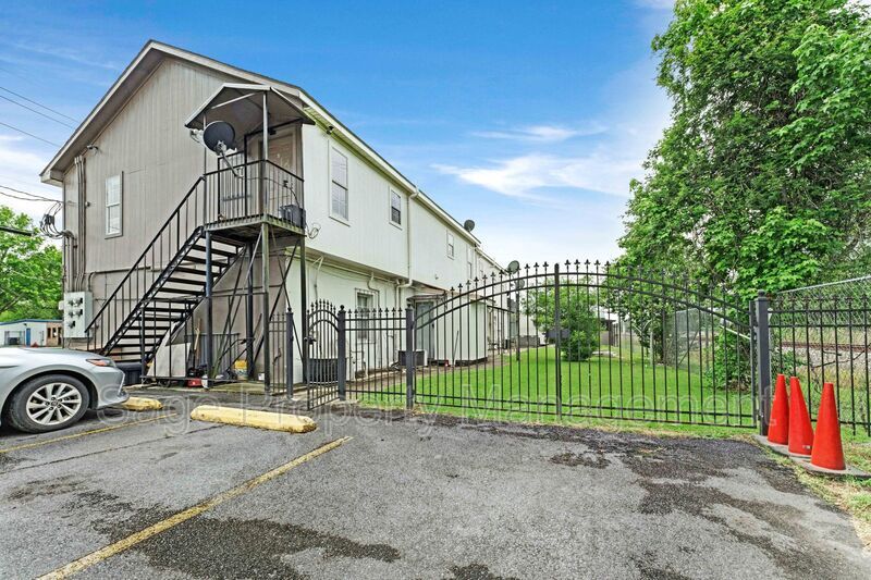 Foto principal - 587 Florida Ave SE