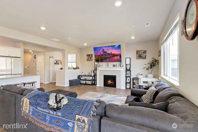 Building Photo - 4 br, 2 bath House - 930 i Timberline Avenue
