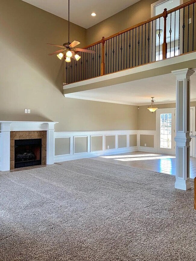 Building Photo - Charming All-Brick Home with In-Ground Poo...