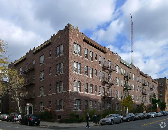 Building Photo - 41-07 47th Ave