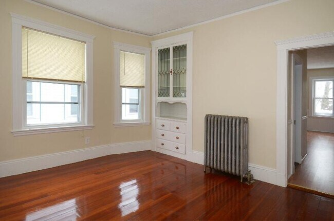 Building Photo - 1111 Saratoga St