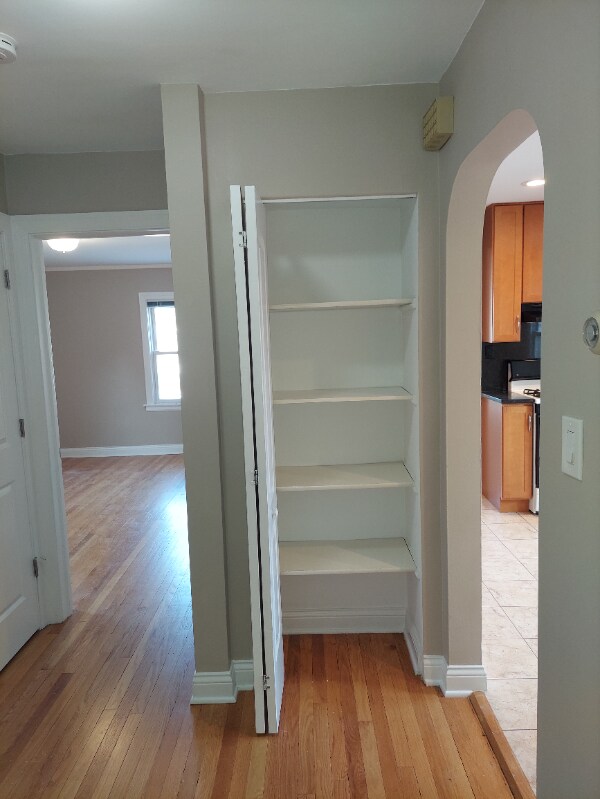 Building Photo - 5221 N Lockwood Ave