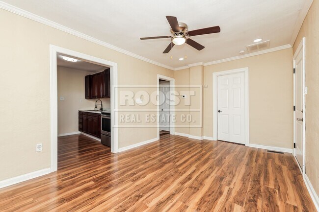 Building Photo - 2 bed 1 Bath Single Family Home in Dayton