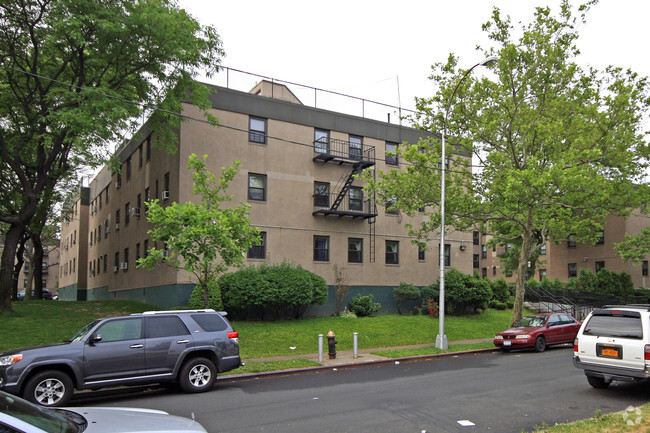 Building Photo - Marine Terrace