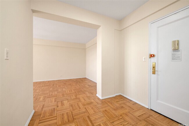 Foto del edificio - 6776 Booth St