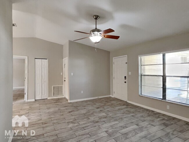 Foto del edificio - 509 Bryan Valley Ct