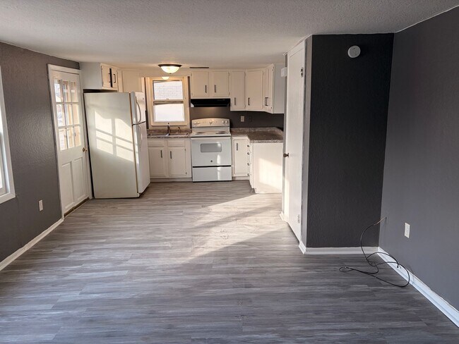 Foto del edificio - 104 W Bennett St